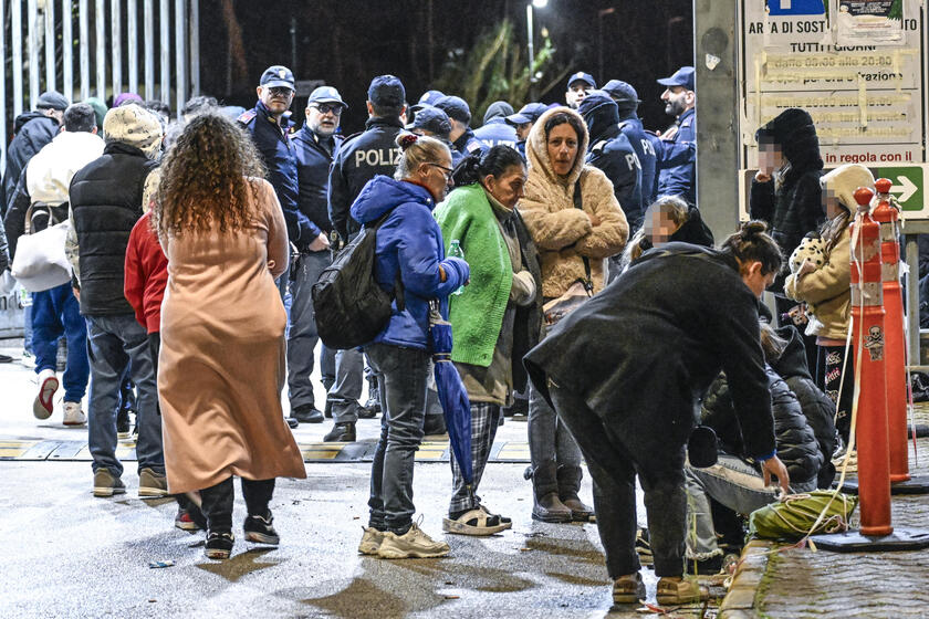 Panico a Napoli per terremoto 4.4, tanti in strada