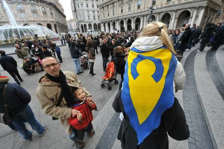 NAVE COSTA: CORTEO DIPENDENTI A GENOVA, 'L'EQUIPAGGIO C'E