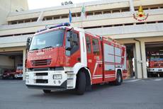 Due incendi foraggio in aziende agricole