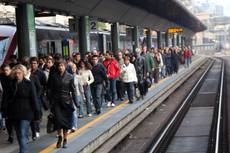 Stampano carnet treno falsi, denunciati