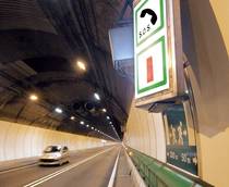 Traforo M.Bianco, crescono passaggi auto