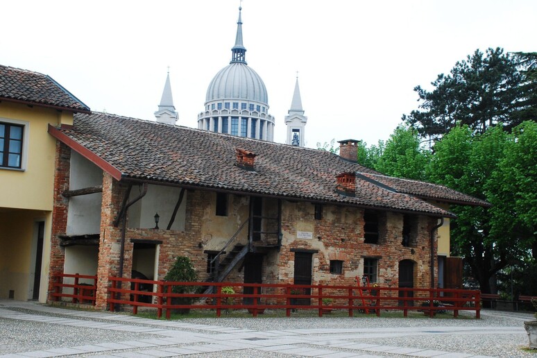 - RIPRODUZIONE RISERVATA