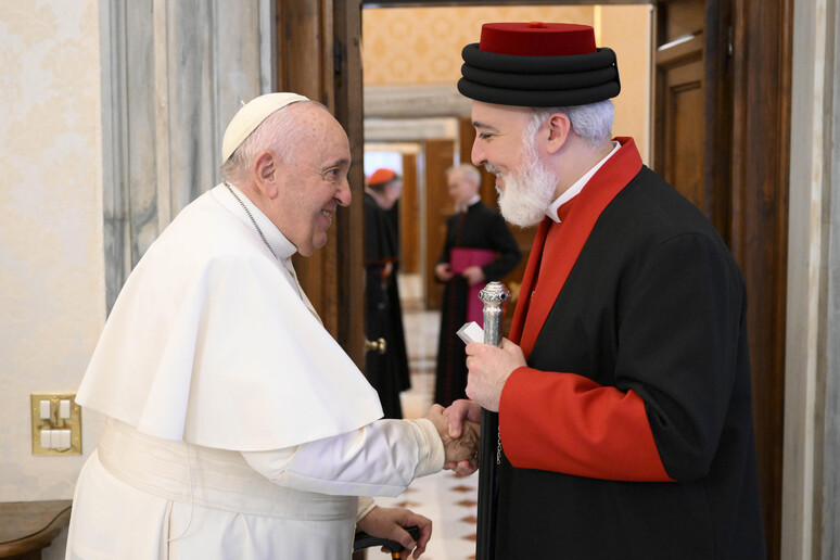 Francisco con Mar Awa III en el Vaticano. - TODOS LOS DERECHOS RESERVADOS