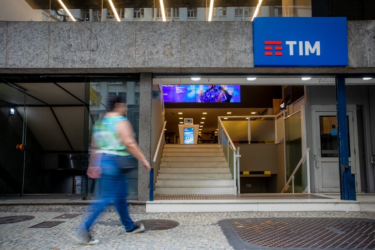 TIM Brasil lucrou R$ 805 milhões no terceiro trimestre - TODOS OS DIREITOS RESERVADOS