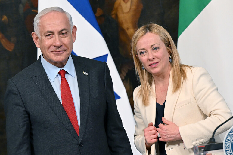 Benjamin Netanyahu e Giorgia Meloni durante encontro em Roma, em 10 de março de 2023 - TODOS OS DIREITOS RESERVADOS