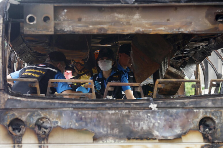 Incêndio em ônibus escolar matou 22 estudantes e três professores © ANSA/EPA