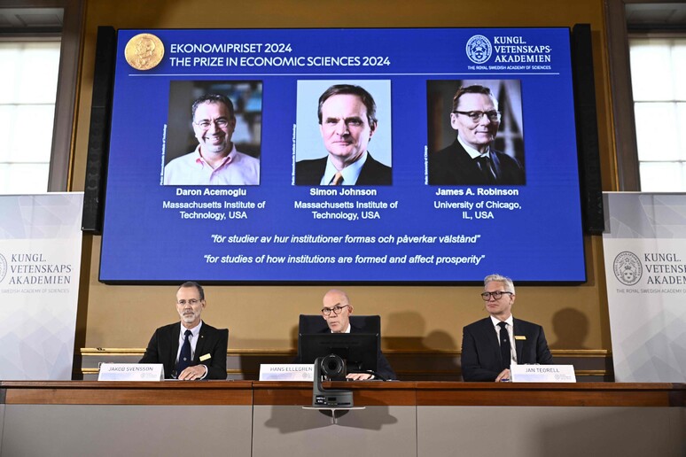 Anúncio dos vencedores do Nobel de Economia © ANSA/AFP