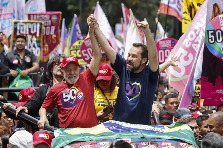 Lula e Boulos durante campanha em São Paulo © ANSA/EPA