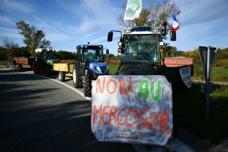 Protesto de agricultores franceses contra acordo Mercosul-UE © ANSA/AFP