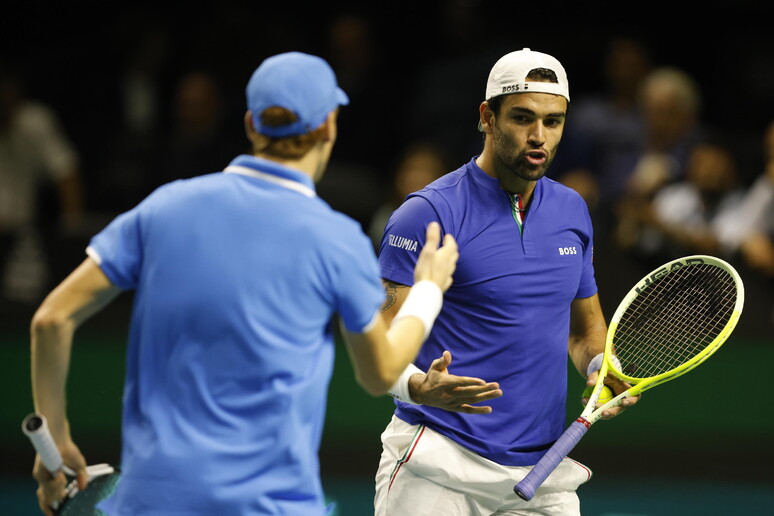 Sinner e Berrettini venceram jogo de dupla e ajudaram Itália a passar de fase em Málaga © ANSA/EPA