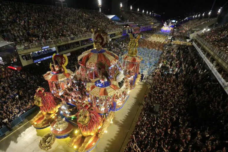 Giornata nazionale della Samba, a Rio sfilano le scuole - TODOS OS DIREITOS RESERVADOS