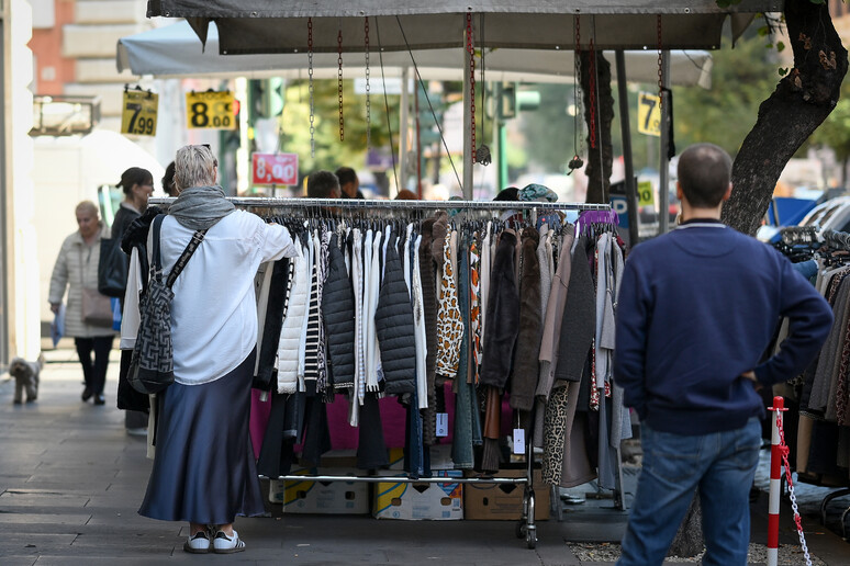 In calo le vendite a novembre, -0,6% mensile, -0,2% sull 'anno - RIPRODUZIONE RISERVATA