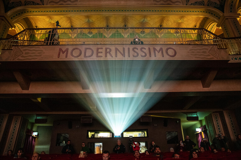 El Cine Modernissimo de Boloña. - TODOS LOS DERECHOS RESERVADOS