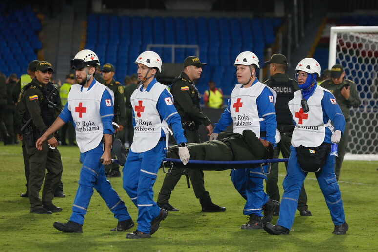 Imagen de uno los heridos durante los incidentes en América-Nacional © ANSA/EPA