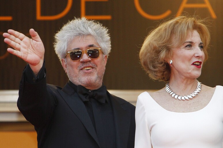 Pedro Almodóvar com a estrela de seus filmes, Marisa Paredes - TODOS OS DIREITOS RESERVADOS