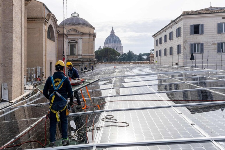 - RIPRODUZIONE RISERVATA