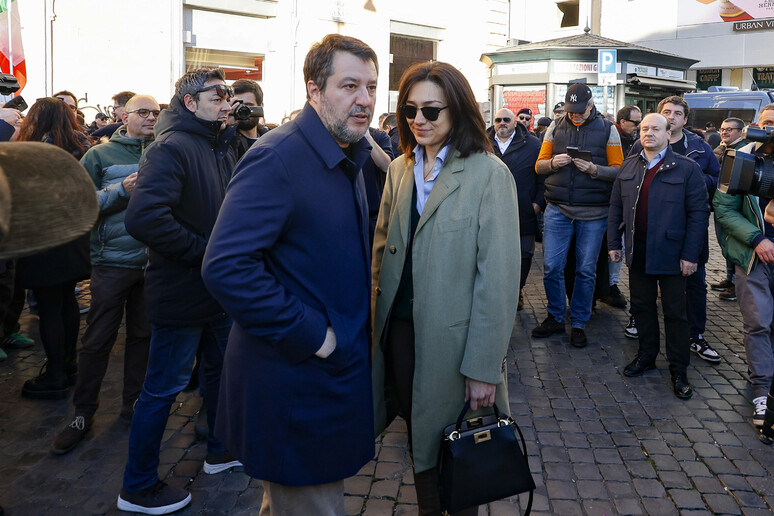 Matteo Salvini junto con su compañera, Francesca Verdini, hoy en Roma. - TODOS LOS DERECHOS RESERVADOS