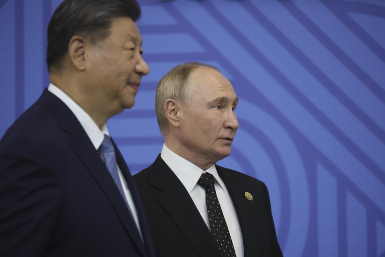 Xi encontra Putin durante encontro dos Brics realizado na Rússia em 2024 - TODOS OS DIREITOS RESERVADOS