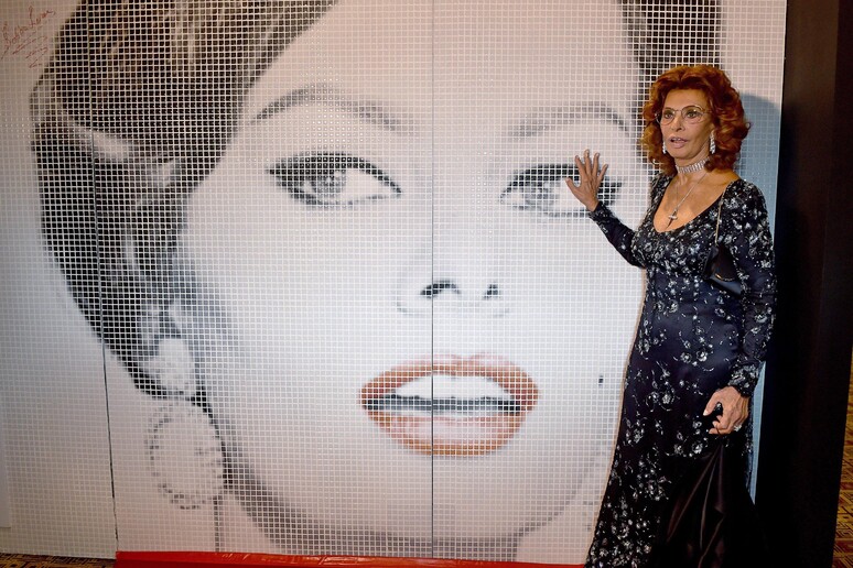 Aos 90 anos, a italiana Sophia Loren consagrou-se como um das maiores atrizes do cinema mundial © ANSA/EPA