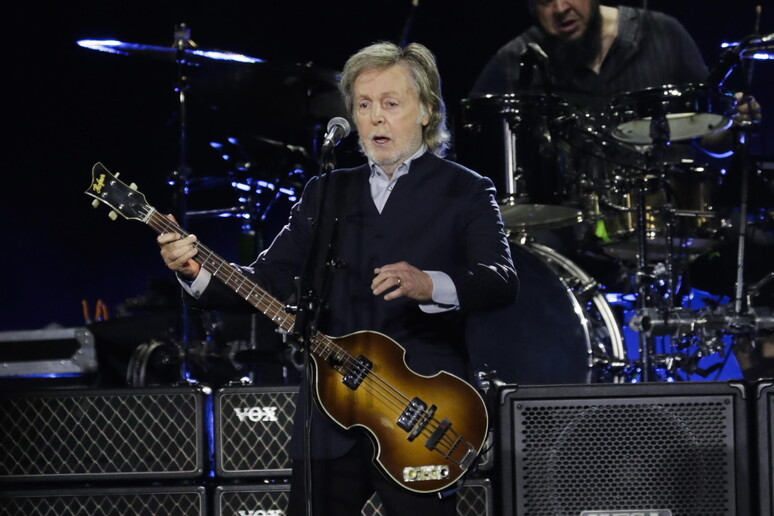 Paul McCartney durante show em Bogotá - TODOS OS DIREITOS RESERVADOS