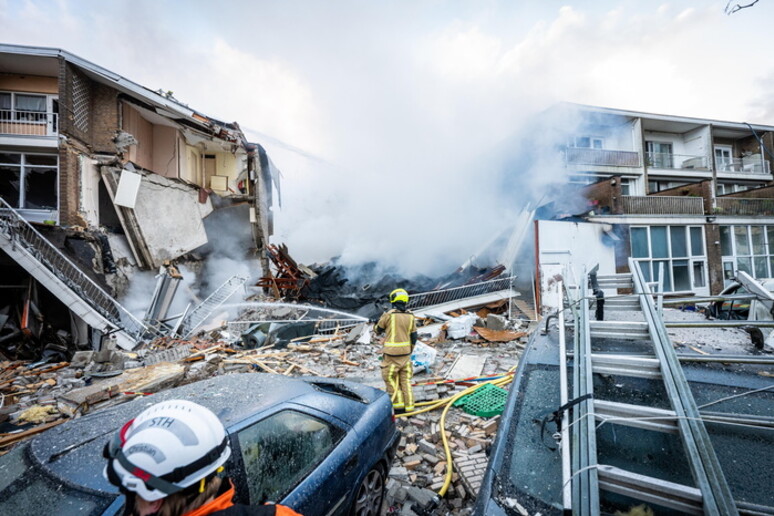 Derrumbe de edificio en La Haya causó muertos y heridos. - TODOS LOS DERECHOS RESERVADOS