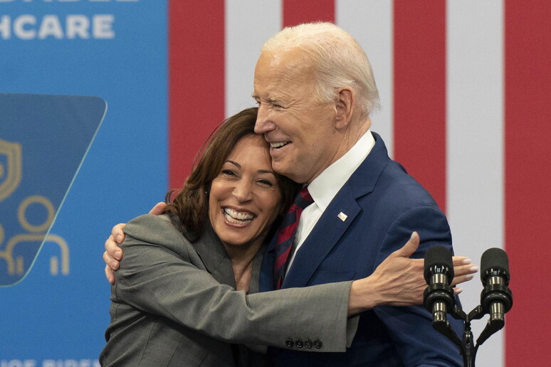 Kamala Harris com o presidente Joe Biden © ANSA/EPA