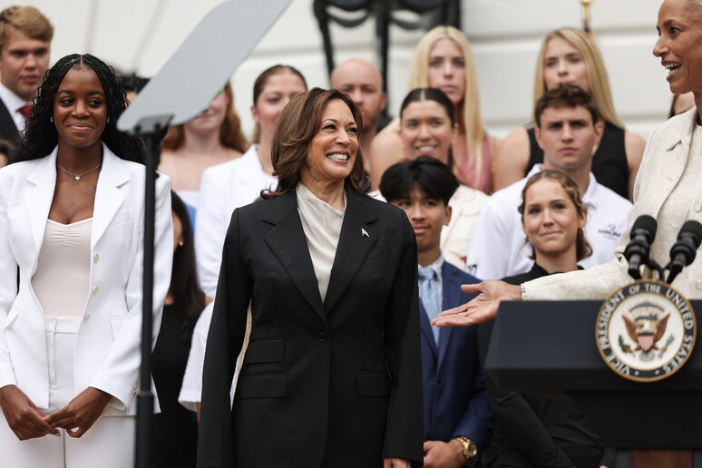 Kamala Harris deve assumir chapa democrata no lugar de Joe Biden - TODOS OS DIREITOS RESERVADOS