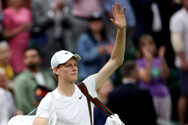 Jannik Sinner foi eliminado nas quartas de final em Wimbledon © ANSA/EPA