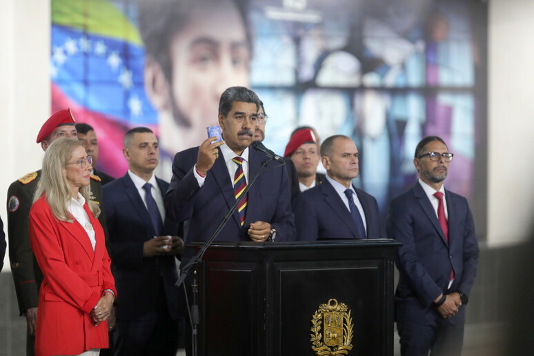 Maduro garante que foi eleito no pleito de julho - TODOS OS DIREITOS RESERVADOS