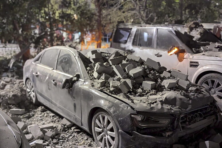 Destruição provocada por ataque russo em Kryvyi Rih, na Ucrânia © ANSA/EPA