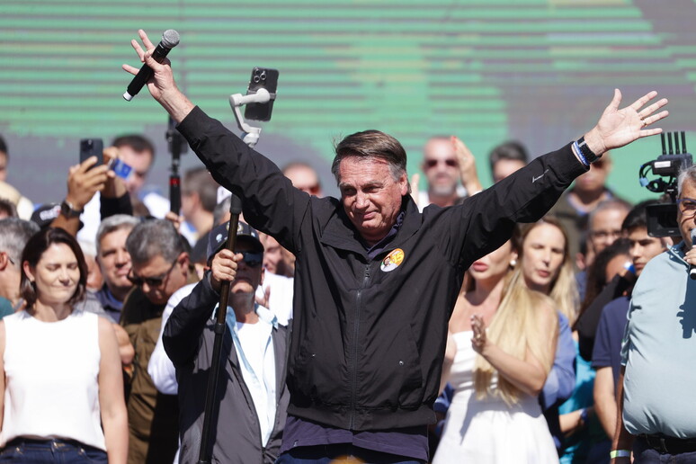 Bolsonaro durante campanha para eleições municipais © ANSA/EPA