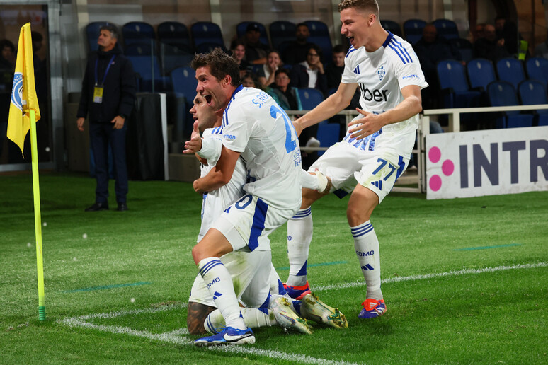 Após jogo ser adiado pelo mau tempo, Como venceu a Atalanta por 3 a 2 em Bergamo - TODOS OS DIREITOS RESERVADOS