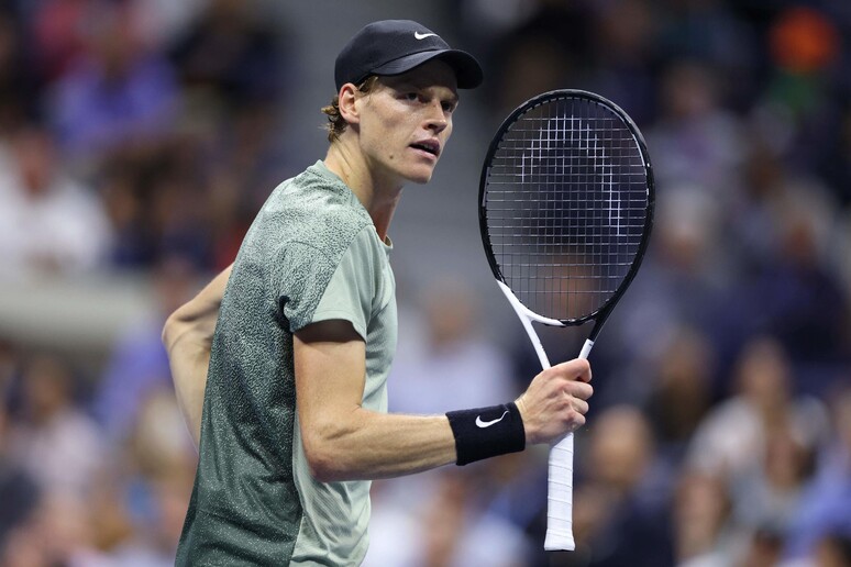 Jannik Sinner está a um passo de final inédita do US Open © ANSA/Getty Images via AFP