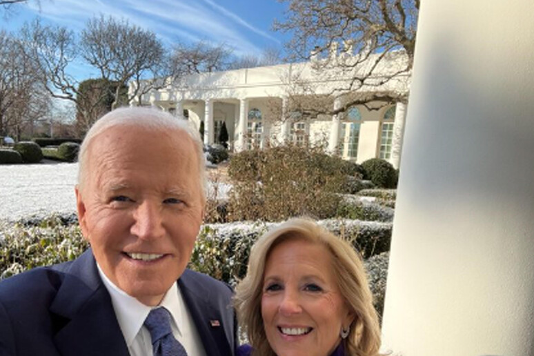 Biden publicou a selfie em suas redes sociais - TODOS OS DIREITOS RESERVADOS