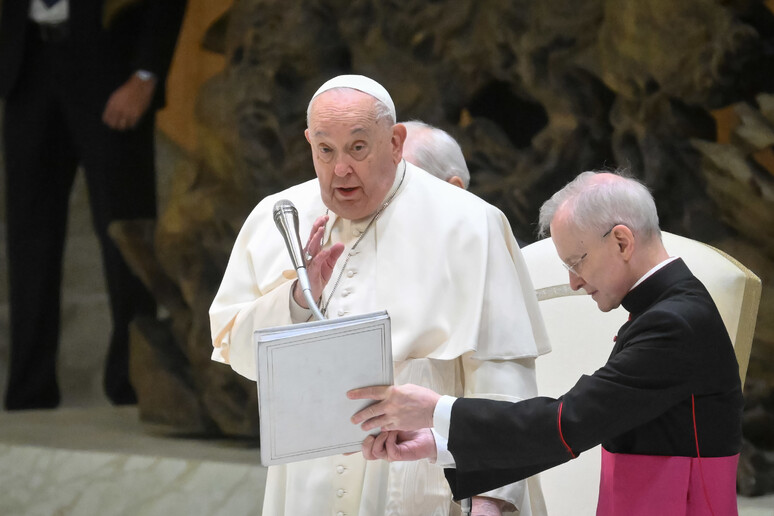 Il Papa nell 'Aula Paolo VI per l 'udienza generale - TODOS OS DIREITOS RESERVADOS