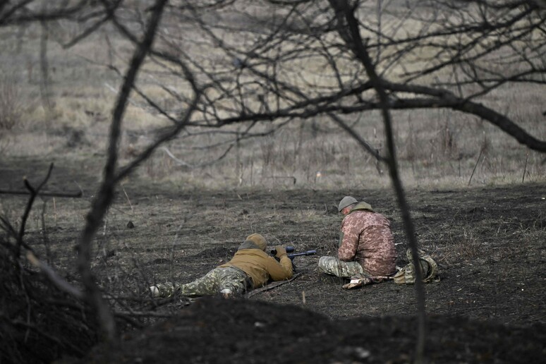 Soldados ucranianos em treinamento na região de Donetsk © ANSA/AFP