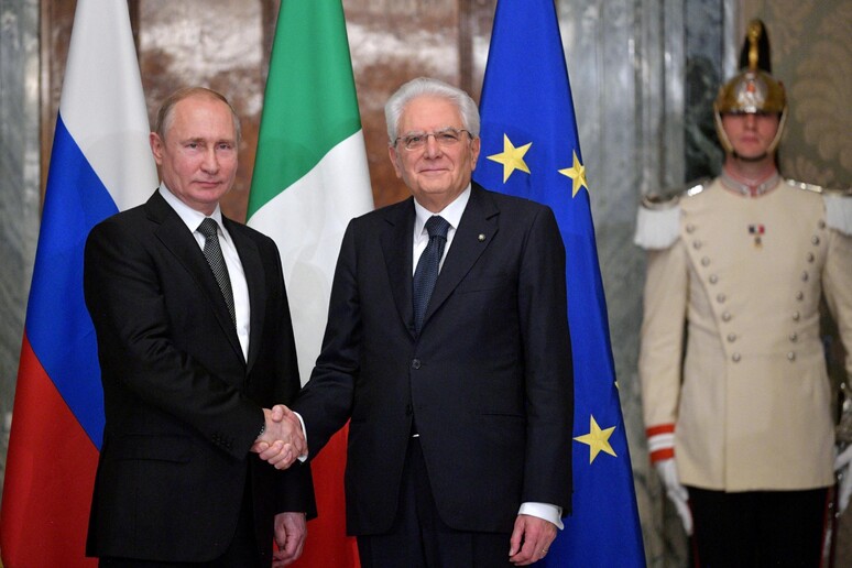 Mattarella recebeu Putin em Roma em julho de 2019 © ANSA/EPA