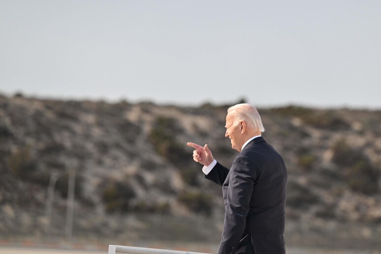 El presidente canceló su viaje por los incendios en Los Angeles. © ANSA/AFP