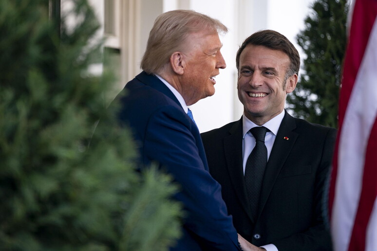 Macron e Trump durante o encontro entre os líderes na Casa Branca, nos EUA © ANSA/EPA