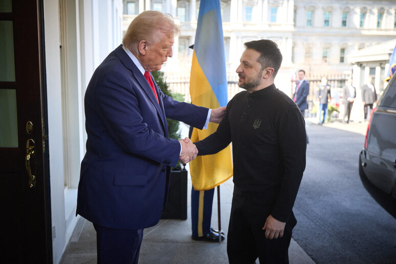 Trump recebeu Zelensky no Salão Oval para discutir paz na Ucrânia © ANSA/AFP