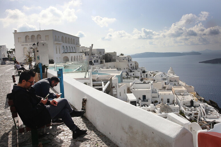 Santorini sofreu mais de 200 tremores nos últimos três dias © ANSA/EPA