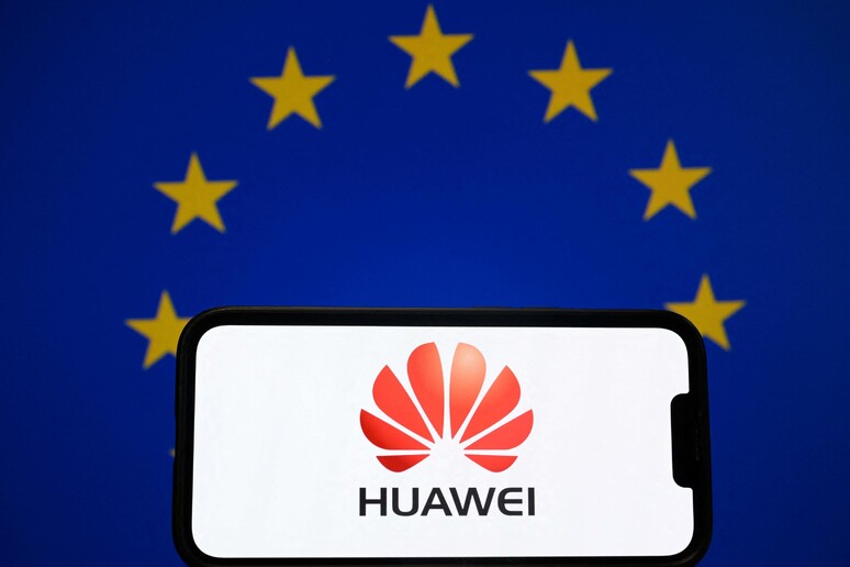 Interrogatori in corso per 7 lobbisti di Huawei © ANSA/AFP