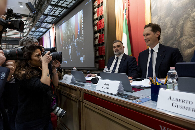 John Elkann durante audiência no Parlamento italiano - TODOS OS DIREITOS RESERVADOS