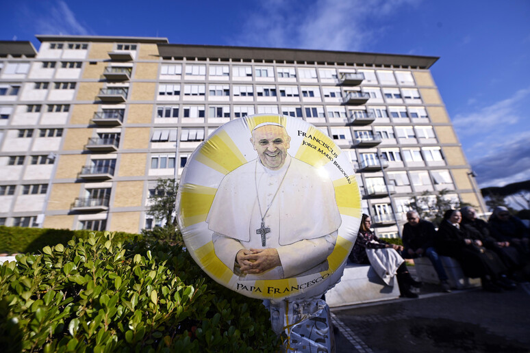 Papa Francisco segue internado no Hospital Policlínico Agostino Gemelli, em Roma - TODOS OS DIREITOS RESERVADOS