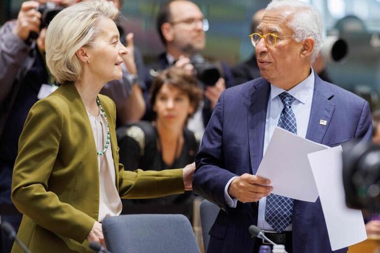 Ursula Von der Leyen e António Costa durante encontro da UE - TODOS OS DIREITOS RESERVADOS