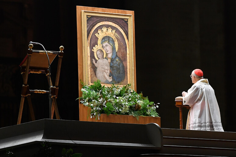 Orações ao papa Francisco prosseguem - TODOS OS DIREITOS RESERVADOS